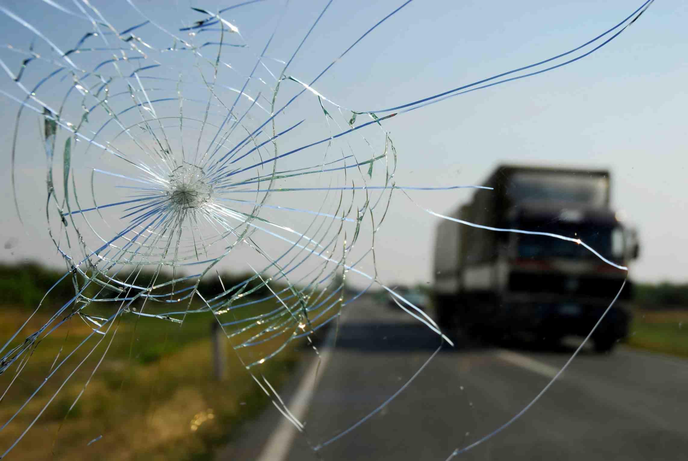 How much does it cost to replace a windshield in California?