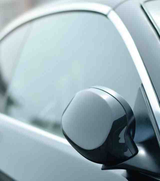 How much does it cost to replace a wing mirror on a car?