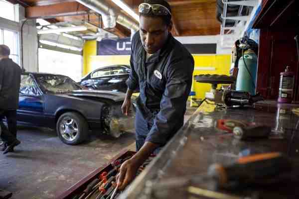 What's the difference between an auto body shop and an auto repair shop?